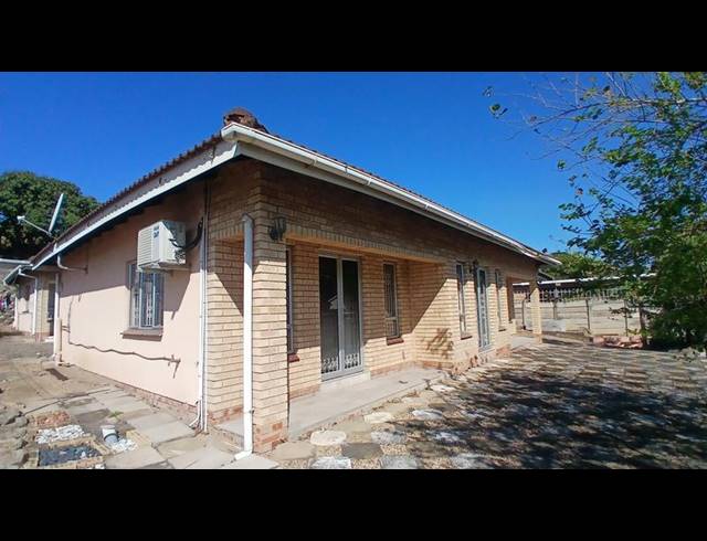 2 BEDROOM HOUSE FOR SALE IN SEA VIEW